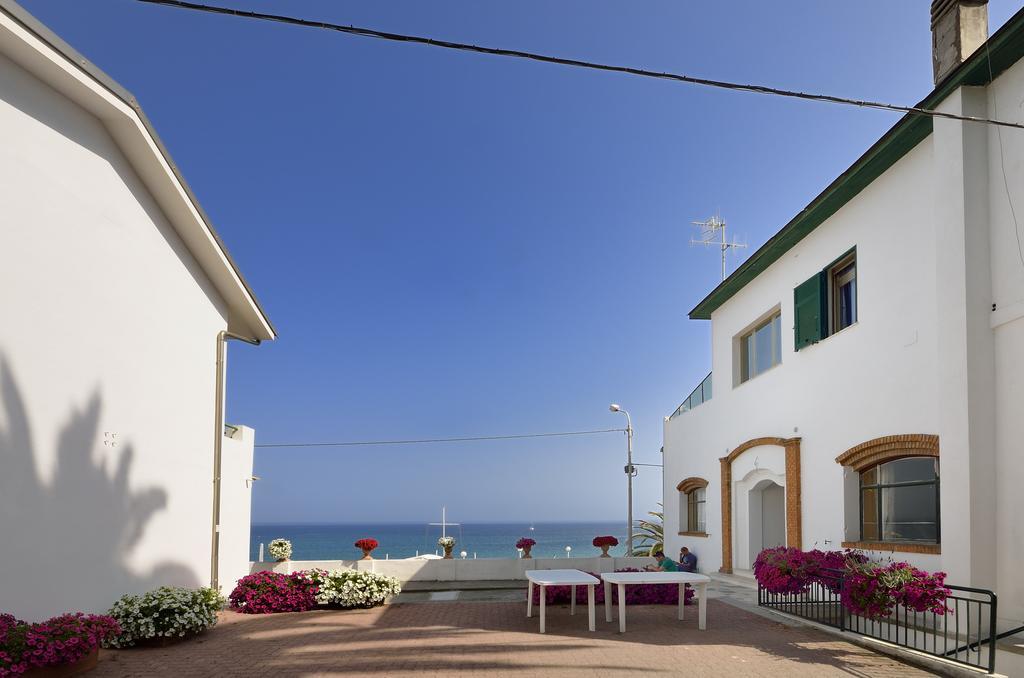 Blue Beach Bussana Nuova Extérieur photo