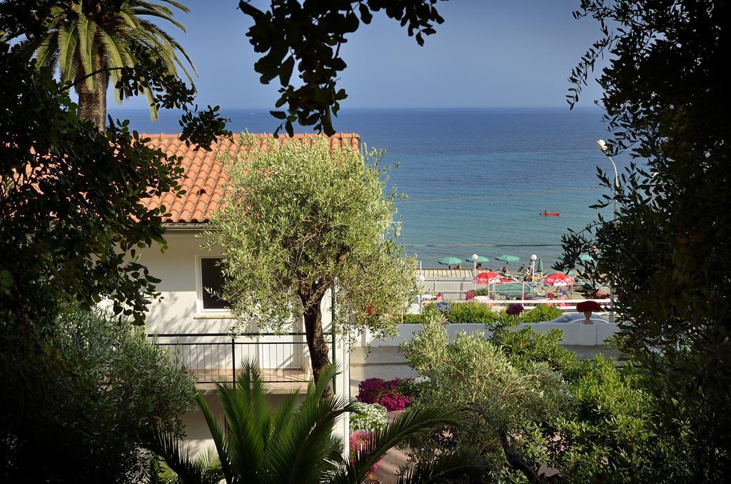 Blue Beach Bussana Nuova Extérieur photo