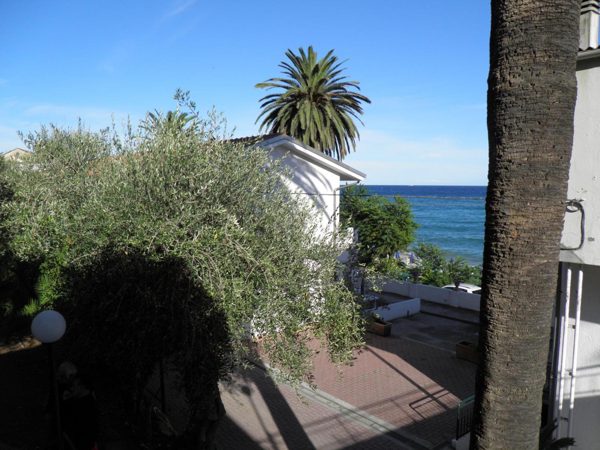 Blue Beach Bussana Nuova Extérieur photo