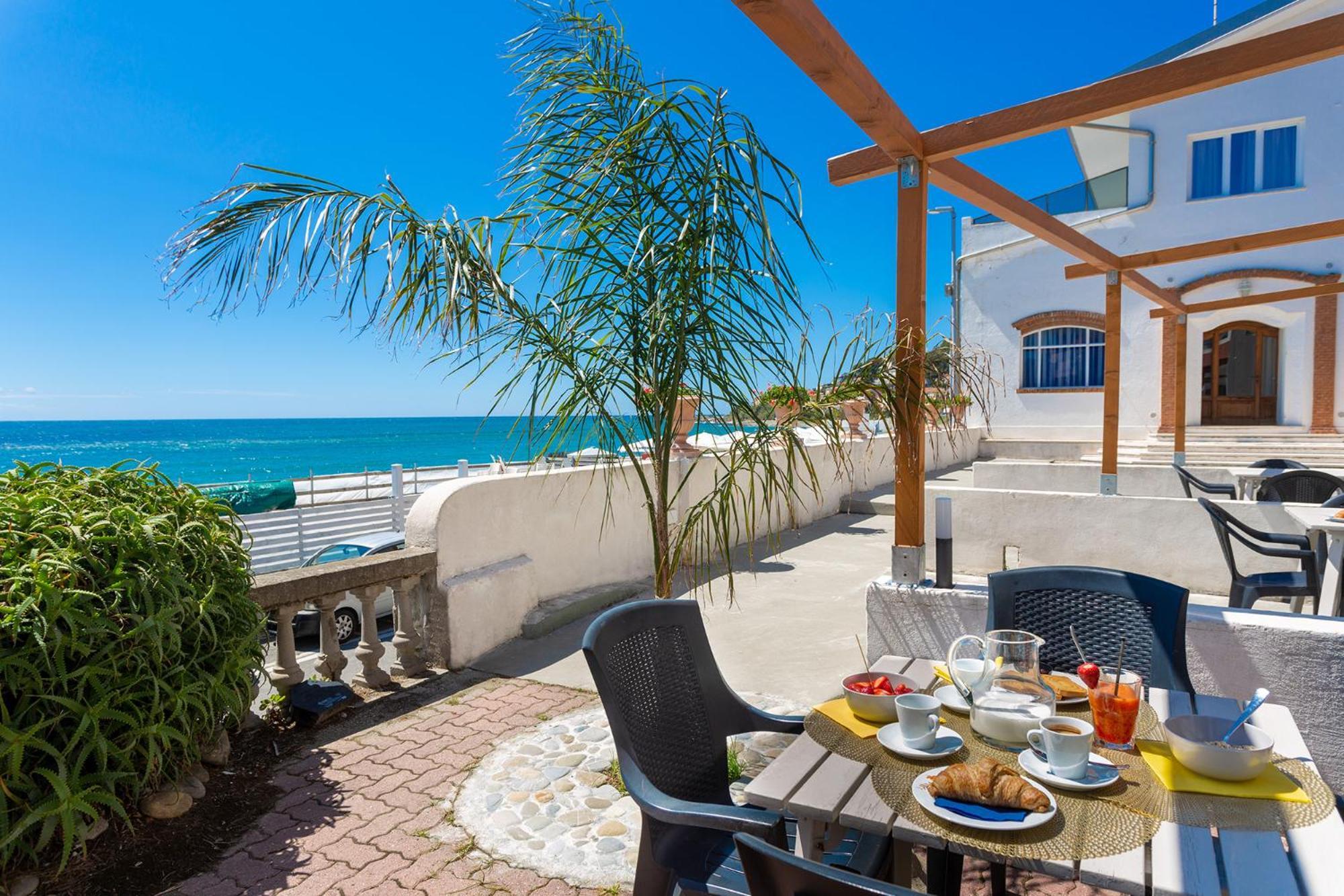 Blue Beach Bussana Nuova Extérieur photo
